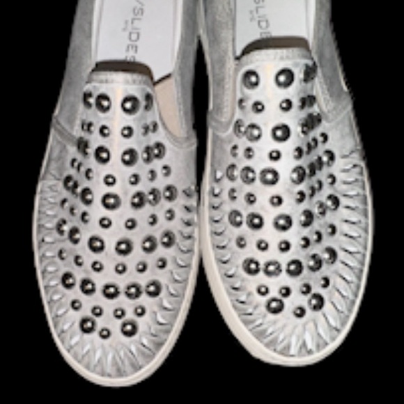 Wrn1X NYC J SLIDES Stud metallic gold leather sneakers women’s shoes size 7.5 - Picture 13 of 17